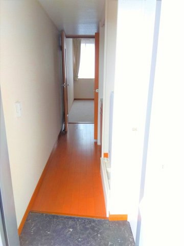 レオパレスベルピーノの玄関