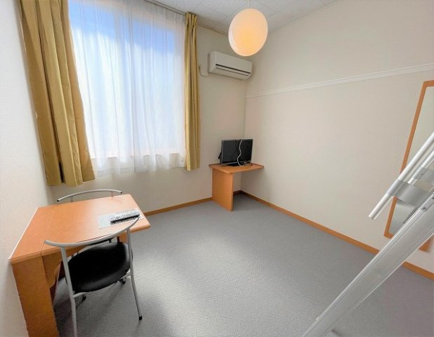 レオパレススプリングＡの居間・リビング