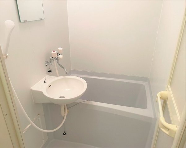 レオパレススプリングＡの浴室