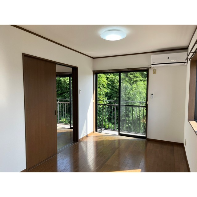 メゾン・ラフィーネⅡの居間・リビング