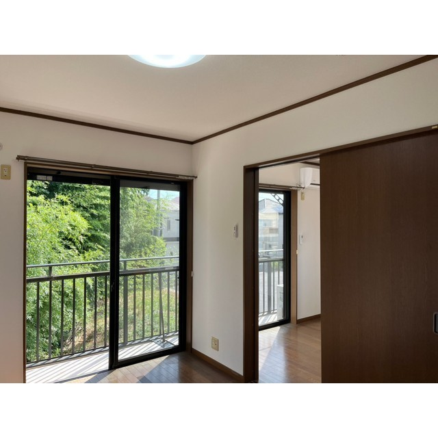 メゾン・ラフィーネⅡの居間・リビング