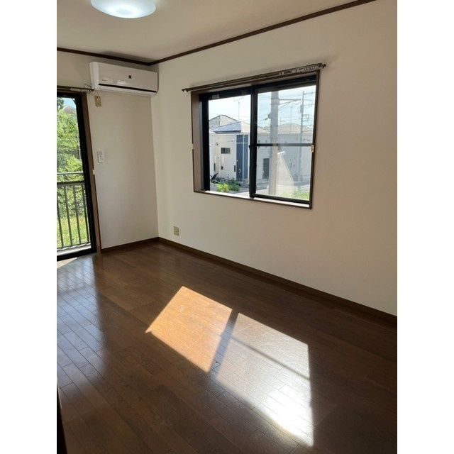 メゾン・ラフィーネⅡの居間・リビング