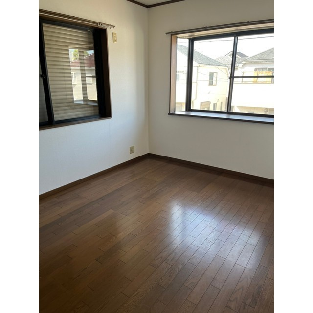 メゾン・ラフィーネⅡの居間・リビング