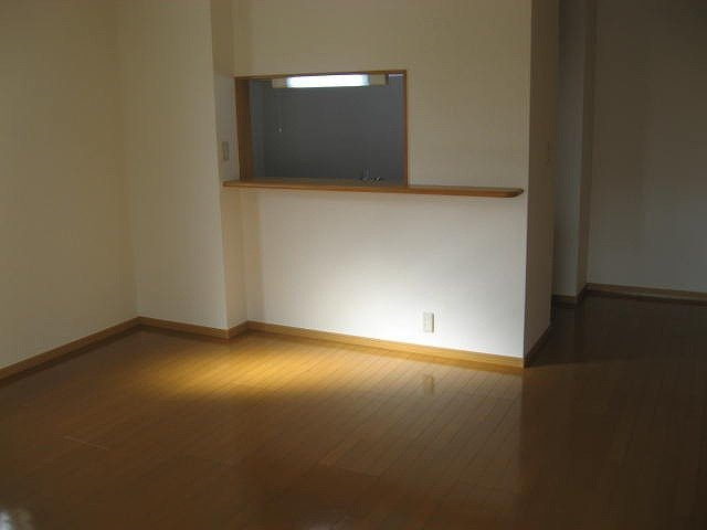 アスタ－ラビスタⅢの居間・リビング