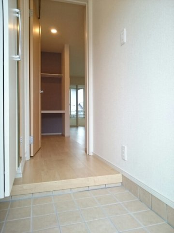 まりばさみⅢの玄関