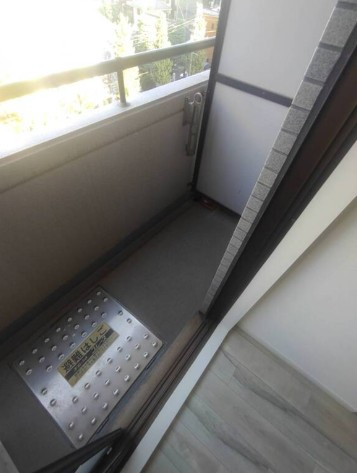 【バルコニー】