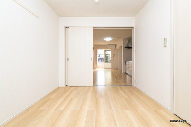 コージーコートの洋室