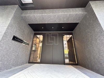 【エントランス】 | La Douceur梅田West | La Douceur梅田West　エントランス