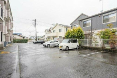 【駐車場】 | エスティア | 駐車場です
