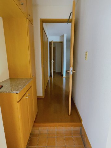 グランデヒサノBの玄関