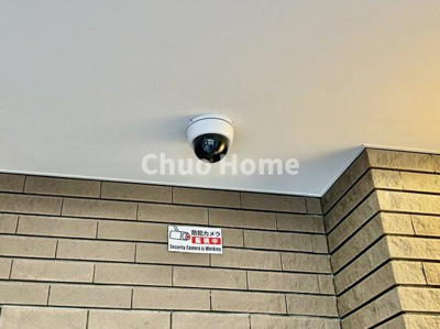 【防犯設備】 | コスモ平井ガーデンフォルム | 【防犯カメラ】何かあった時の大事な証拠になることももちろんなりますが、防犯というくらいですので大事なのは防犯カメラがあることによって抑止力につながることですよね。