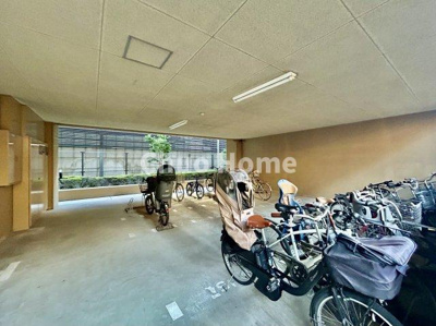 【駐輪場】 | コスモ平井ガーデンフォルム | 【自転車置き場】最新の空き状況や費用などの詳細は担当スタッフまでお問い合わせください。