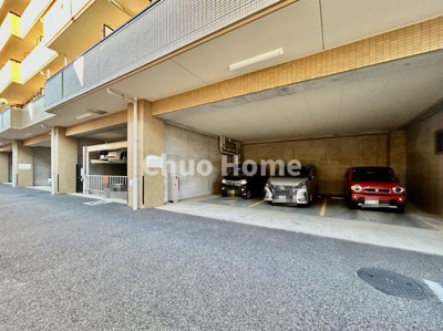 【駐車場】 | コスモ平井ガーデンフォルム | 【敷地内駐車場】最新の空き状況や費用などの詳細は担当スタッフまでお問い合わせください。