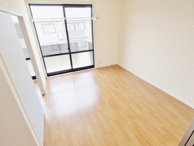 フォーレス東昭和　B棟の内装