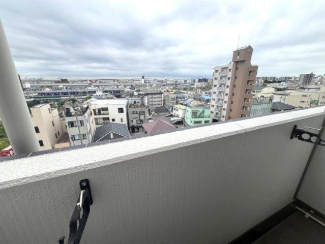 ONLYONE灘南通のバルコニー