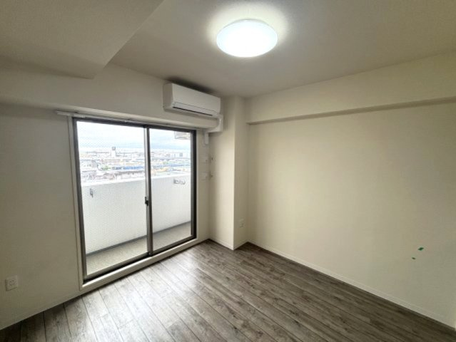 ONLYONE灘南通の居間・リビング