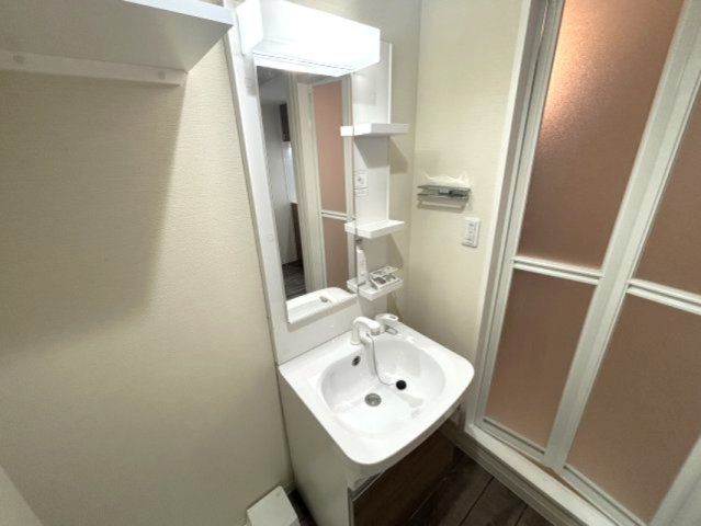 ONLYONE灘南通の独立洗面台