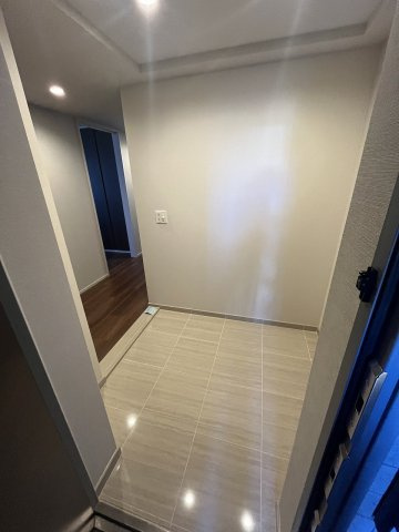 ローレルコート岐阜金華【2階】の玄関