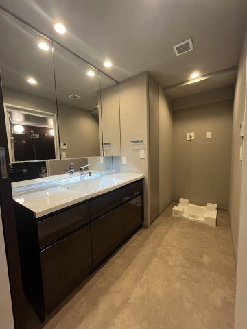 ローレルコート岐阜金華【2階】の洗面所