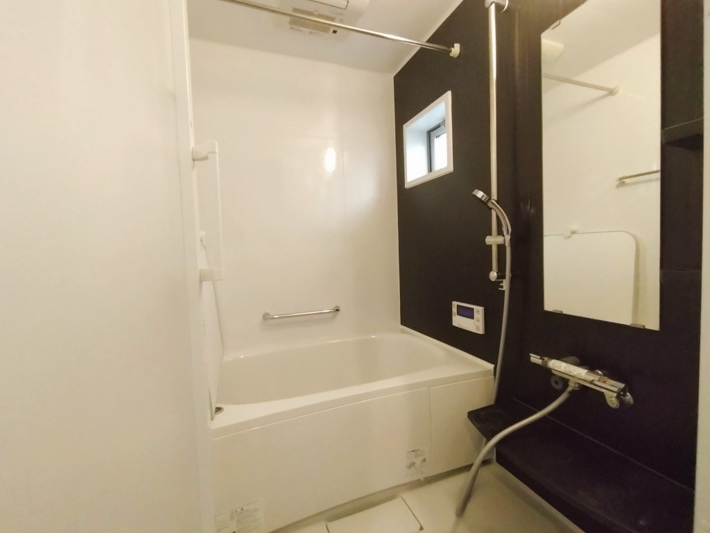 名古屋市中川区八熊二丁目戸建の浴室|ゆったり過ごせるお風呂です