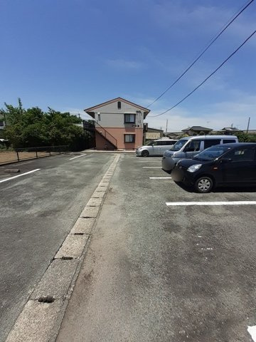 コーポ福の駐車場