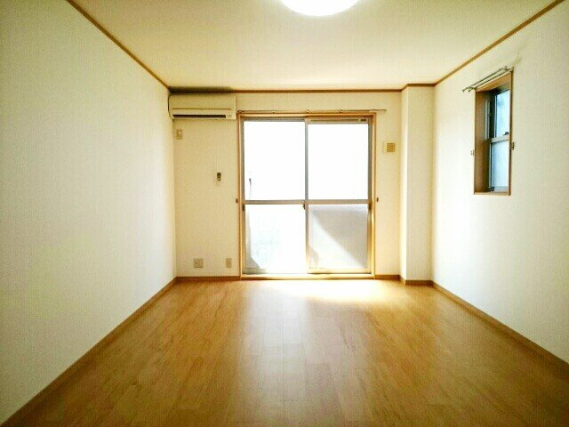 エミグラント４１の居間・リビング