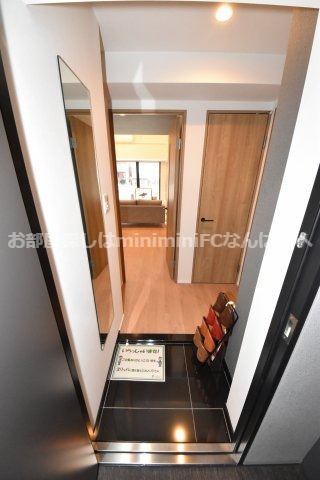 ブレイブ徳井町の玄関