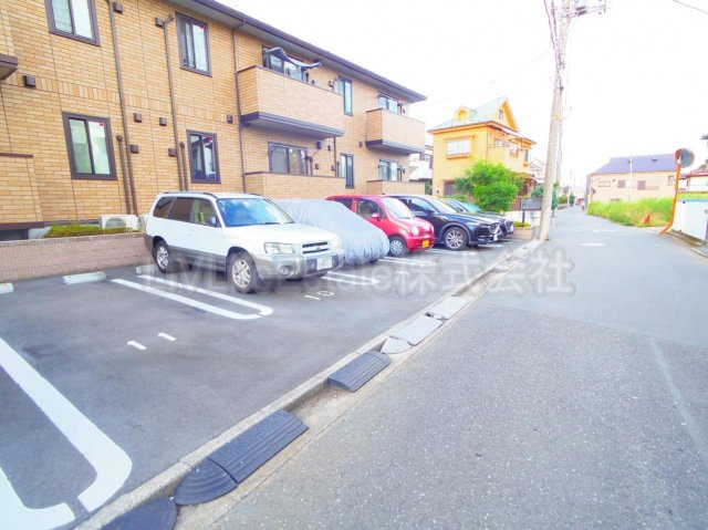 パーシモンフィールド　Aの駐車場