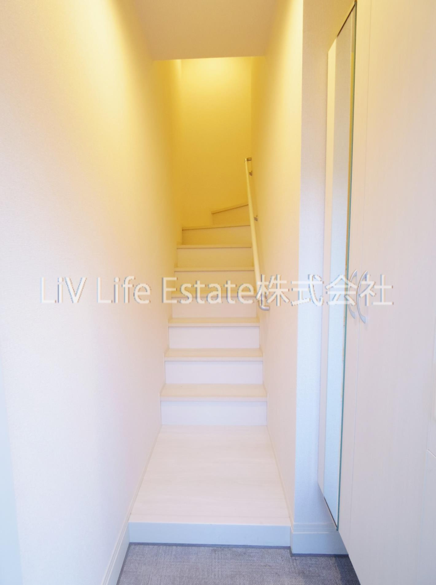 パーシモンフィールド　Aの玄関