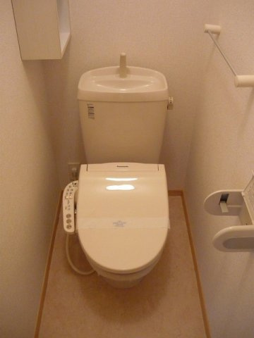 【トイレ】 | ラ・エスト　ソレイユ | 落ち着いた色調のトイレです