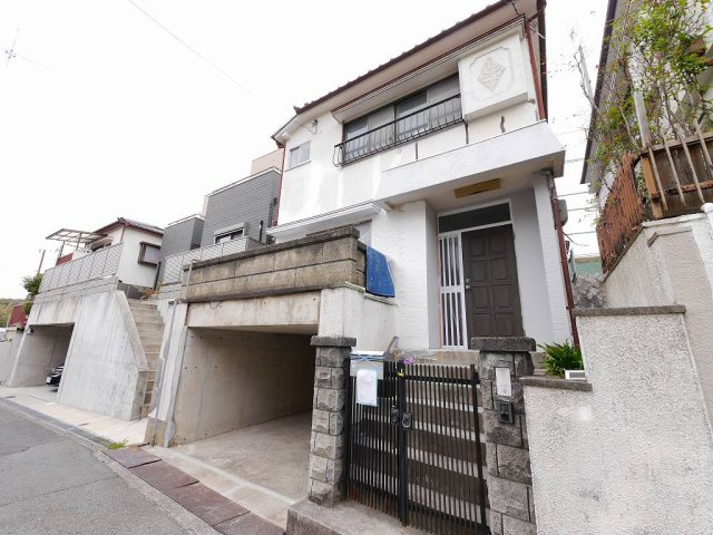 山田町小部向井谷貸家の外観