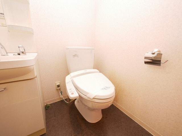 ルクレ京橋のトイレ|ルクレ京橋　温水洗浄便座