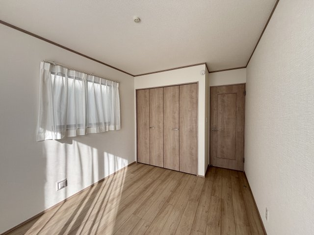 春日井市妙慶町2期｜名古屋市の戸建ならホームアップの洋室|全室収納付き