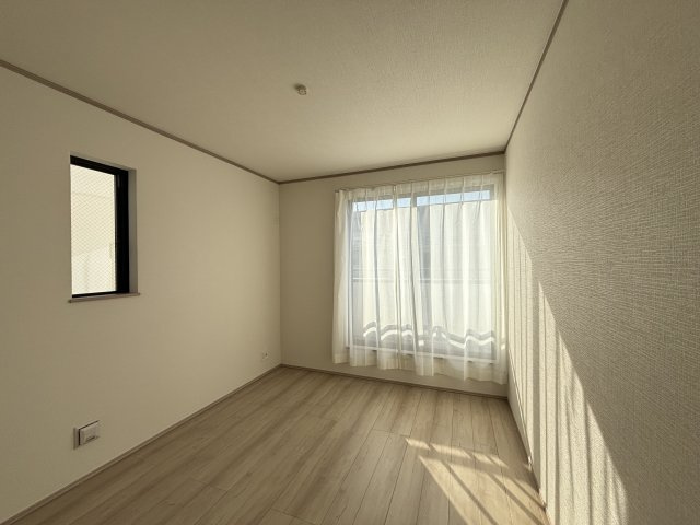 春日井市妙慶町2期｜名古屋市の戸建ならホームアップの洋室|２面採光の日当りの良い洋室