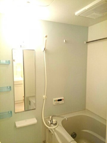 エルカ－サ　Ｃの浴室