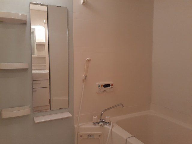 トレフル　Ｂの浴室