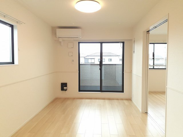 クレマシーＡの居間・リビング