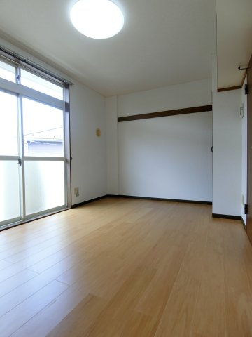 ガーデンスクウェアの居間・リビング|イメージ203号室の写真