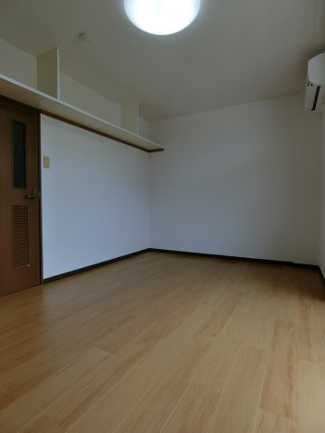 ガーデンスクウェアの居間・リビング|イメージ203号室の写真