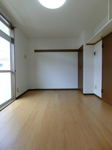 ガーデンスクウェアの居間・リビング|イメージ203号室の写真