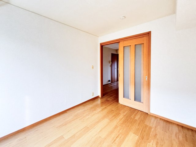 ハイドランジア　１番館の居間・リビング|イメージ101号室の写真