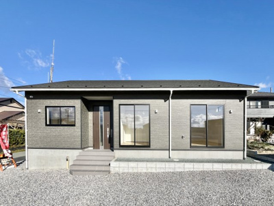 【外観】 | 磐田市豊岡 10期 新築一戸建て 2号棟 | 現在建築中の外観画像です。ご内覧は同じメーカーの完成物件へご案内いたしますので、いつでもご相談ください！