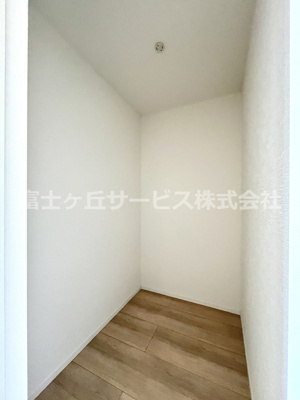 【収納】 | 磐田市豊岡 10期 新築一戸建て 2号棟 | 主寝室のウォークインクローゼット