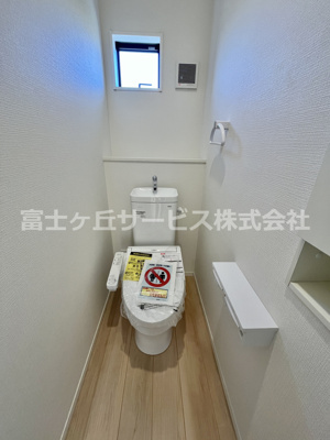 【トイレ】 | 磐田市豊岡 10期 新築一戸建て 2号棟 | 落ち着いたトイレです