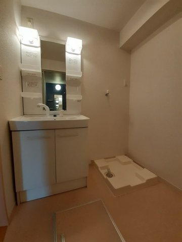 ブルースカイ幸和Ⅰの独立洗面台|洗面所です