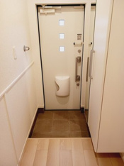 落ち着いた玄関です