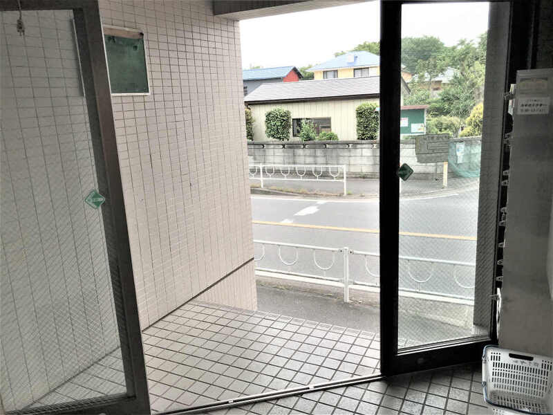 毎日通るエントランスはこのようになっています