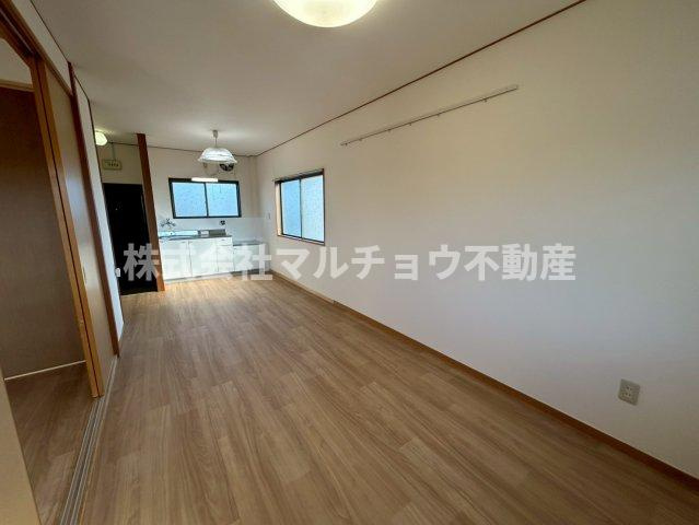 コーポ五月の居間・リビング|こちらのリビングでくつろぎの時間をお楽しみください