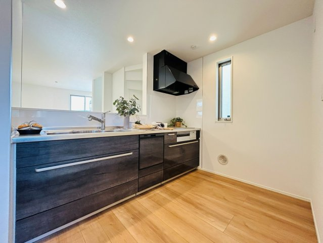 昭島市田中町一丁目戸建の居間・リビング