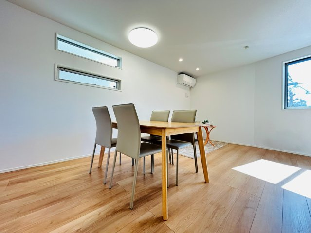 昭島市田中町一丁目戸建の居間・リビング